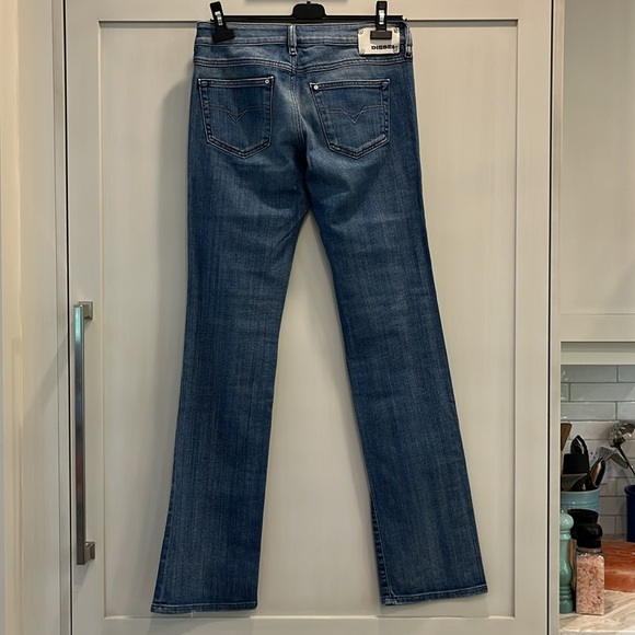 EUC Diesel Ronhary midrise classic blue denim bootcut jeans. - Picture 9 of 14